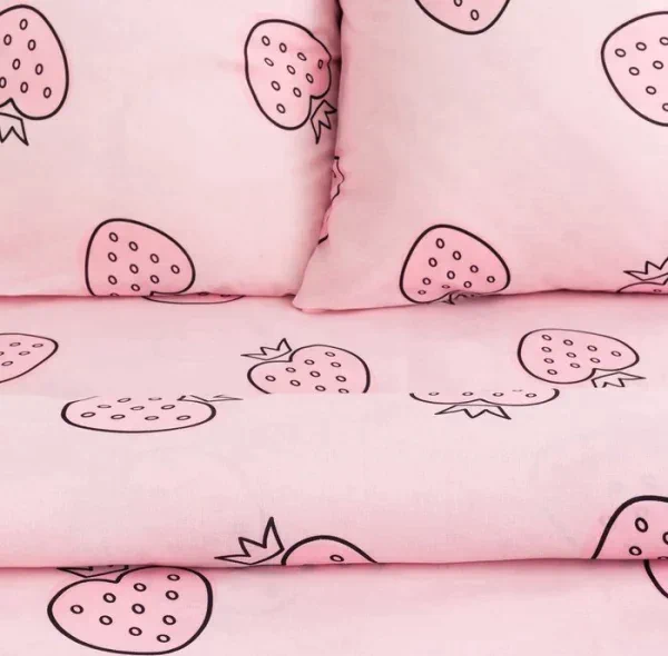 Постельное бельё «Этель» дуэт Pink strawberry 143*215 см - 2 шт, 240*220 см, 70*70 см -2 шт